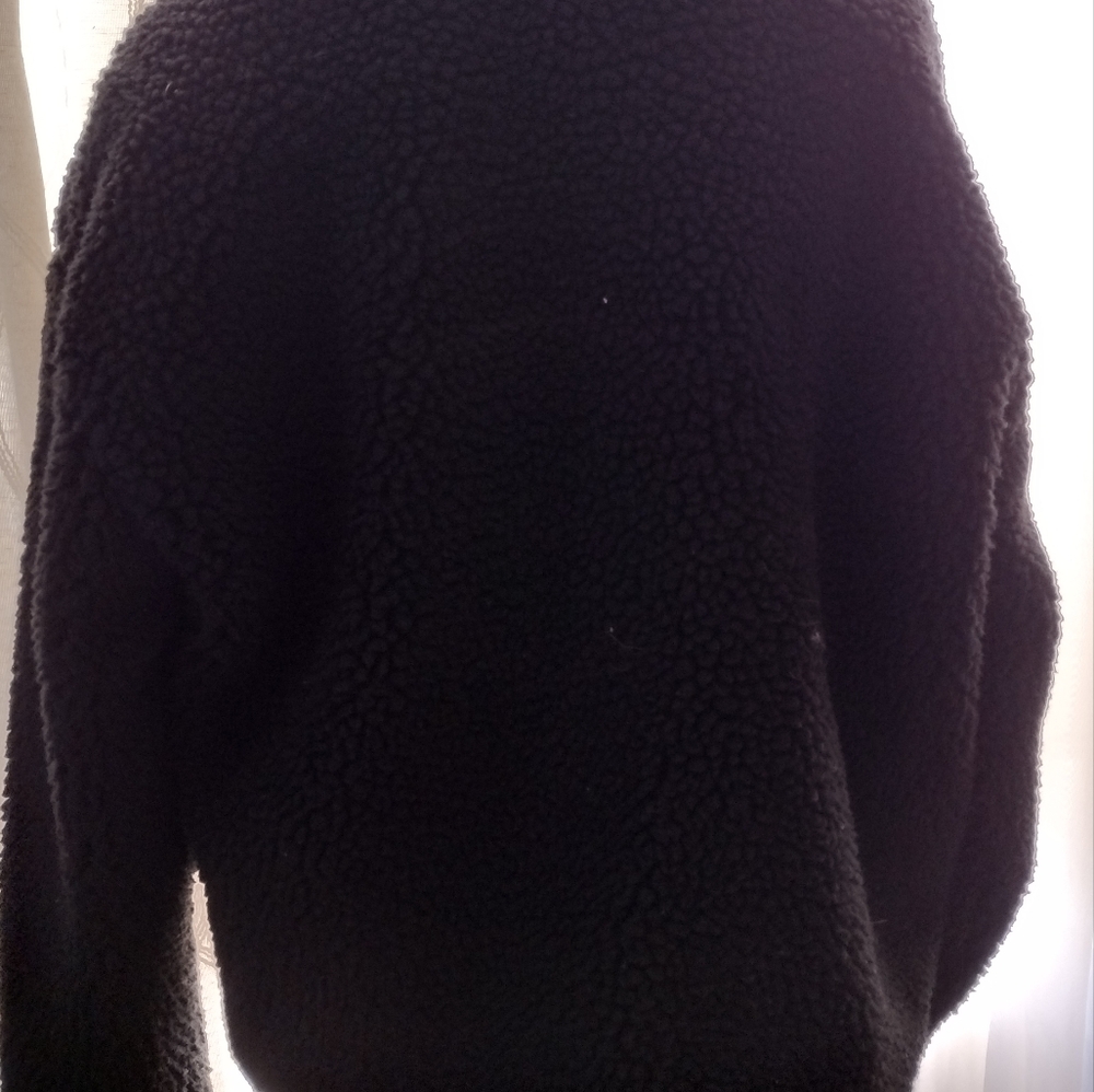 Nike Black and White Puffer Jacket with Cozy Hood and Iconic Logo - Picture 4 of 6